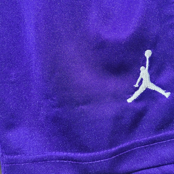 NIKE AIR JORDAN YOUTH BASKETBALL SHORTS GRAPE RETRO 5 SIZE S(8-10YRS) - Picture 3 of 11